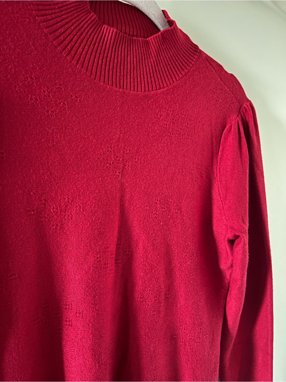 Red sweater - Picture 2 of 5